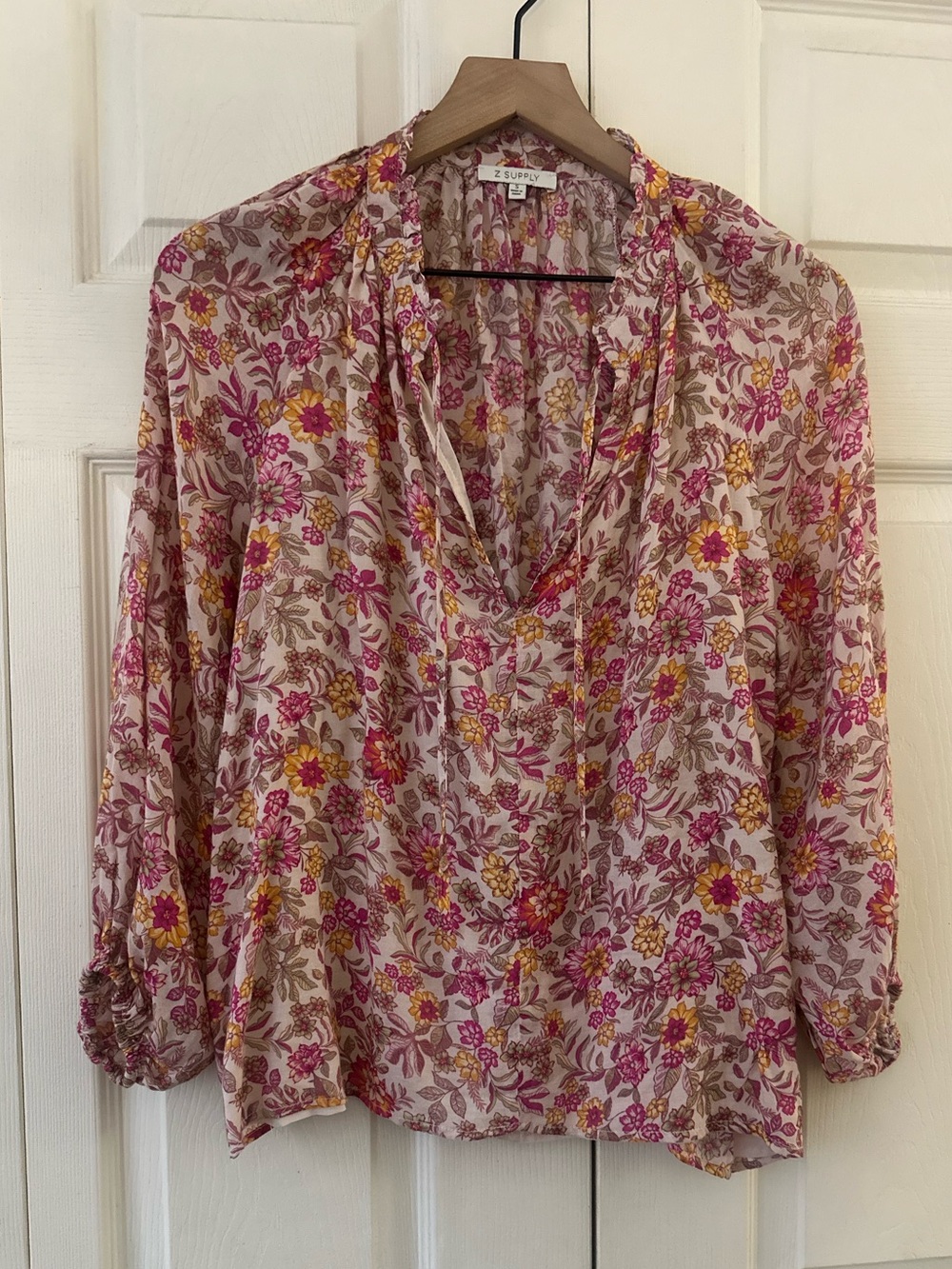 Evereve Z Supply Boho Chic Floral V-Neck Peasant Blouse - Pink Floral Sz Small - Picture 3 of 10